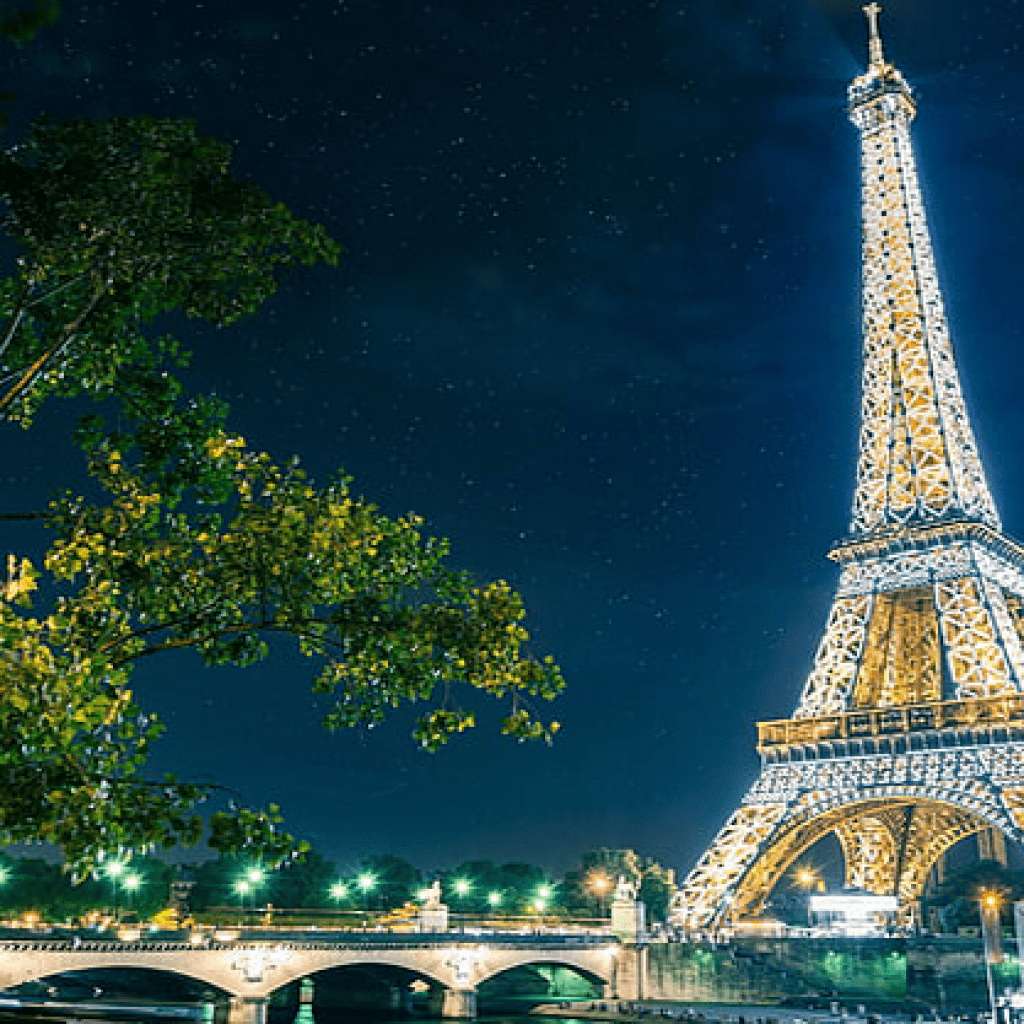 First Class Flights Paris